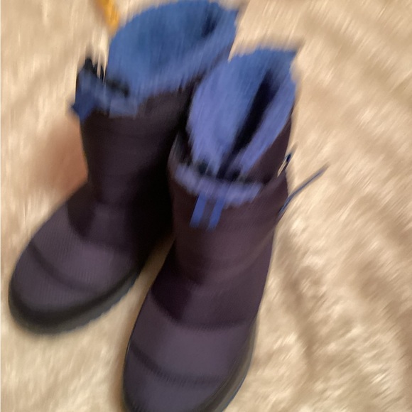 Kids L.L. Bean ultralight Winter Boots size 6 - Picture 3 of 7
